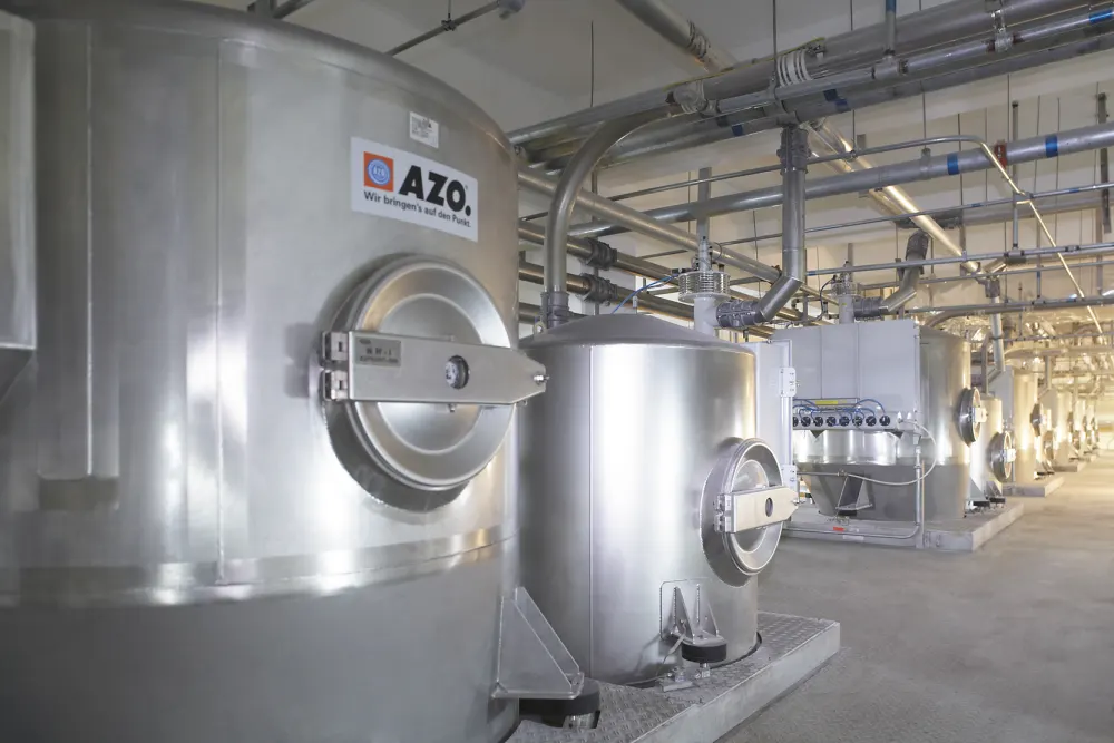 AZO 液体物料罐与管线系统